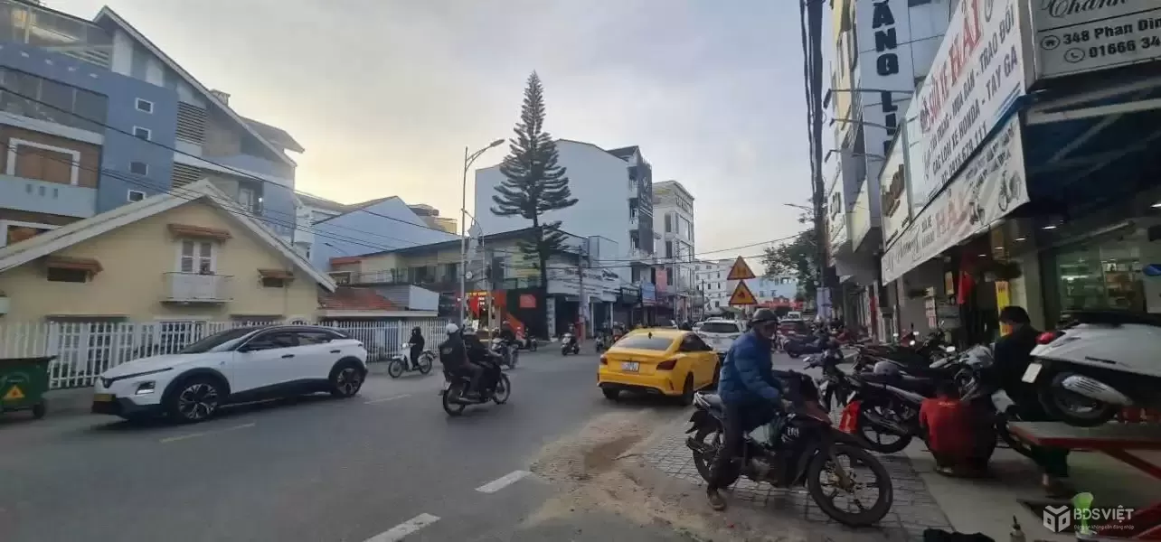 Bán lô đất 119m2 sổ riêng xây dựng mặt tiền hẻm Phan Đình Phùng phường 2 Đà Lạt giá 9.9 tỷ