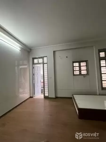 lạc long quân 35m x5 tầng 10 tỷ,ngõ ô tô,kinh doanh,thông các ngả