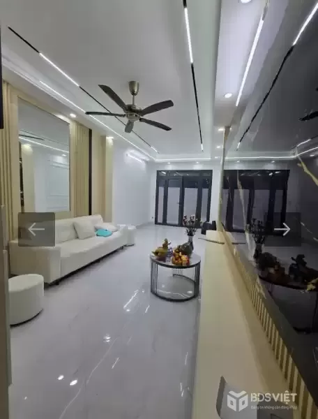 CHỈ 8,5 TỶ – NHÀ 5 TẦNG THANG MÁY – MẶT NGÕ – TRUNG TÂM HAI BÀ TRƯNG