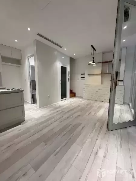 bán nhà láng hạ 38m x6 tầng thang máy 12,35 tỷ lô góc