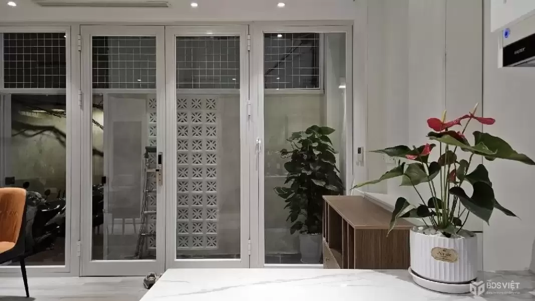 bán nhà láng hạ 38m x6 tầng thang máy 12,35 tỷ lô góc