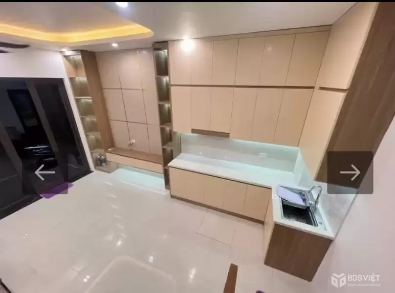 Ô TÔ ĐỖ CỬA – 5 TẦNG – 5 NGỦ – 9.08 TỶ – TRƯỜNG CHINH