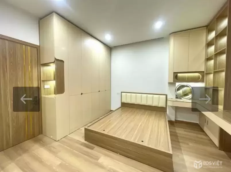 Ô TÔ ĐỖ CỬA – 5 TẦNG – 5 NGỦ – 9.08 TỶ – TRƯỜNG CHINH