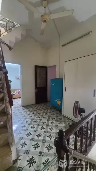 Bán Nhà Tây Sơn. Đống Đa. Lô Góc. Ô Tô. DT 70m2. MT 8.6m. 4 Tầng. Giá 22.8 Tỷ