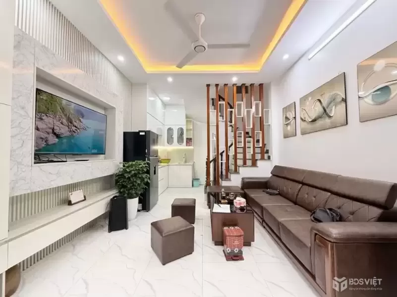 Bán nhà Bằng Liệt, Hoàng Mai, Ô tô gần, nở hậu, sẵn ở đón tết, 33m2, 8.1 tỷ