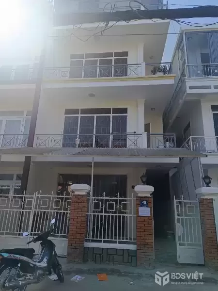 Cho thuê nhà 9 phòng ngủ Bùi Thị Xuân Phường 2 Đà Lạt giá 28tr