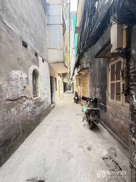 ✨ CHỈ HƠN 3 TỶ! Sở hữu ngay Nhà 5 Tầng, 13m² (thực tế), 2 Mặt Tiền, Ô TÔ Lùi Cửa tại Thổ Quan - Đống Đa!