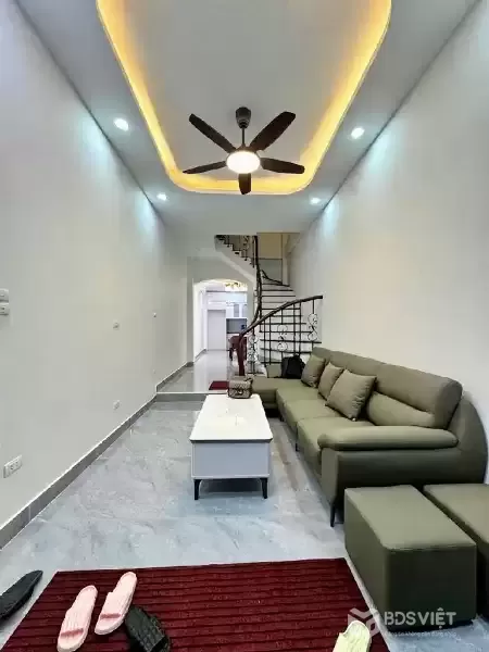 ngọc khánh DT 35m x5 tầng 12,7 tỷ-cách 1 nhà ra phố,full nội thất