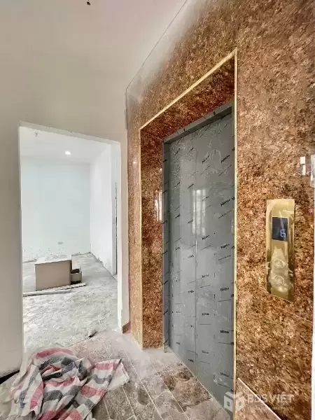 nhà dòng tiền đội cấn 60m x7 tầng thang máy 22,5 tỷ lô góc,ngõ thông,30m ô tô tránh