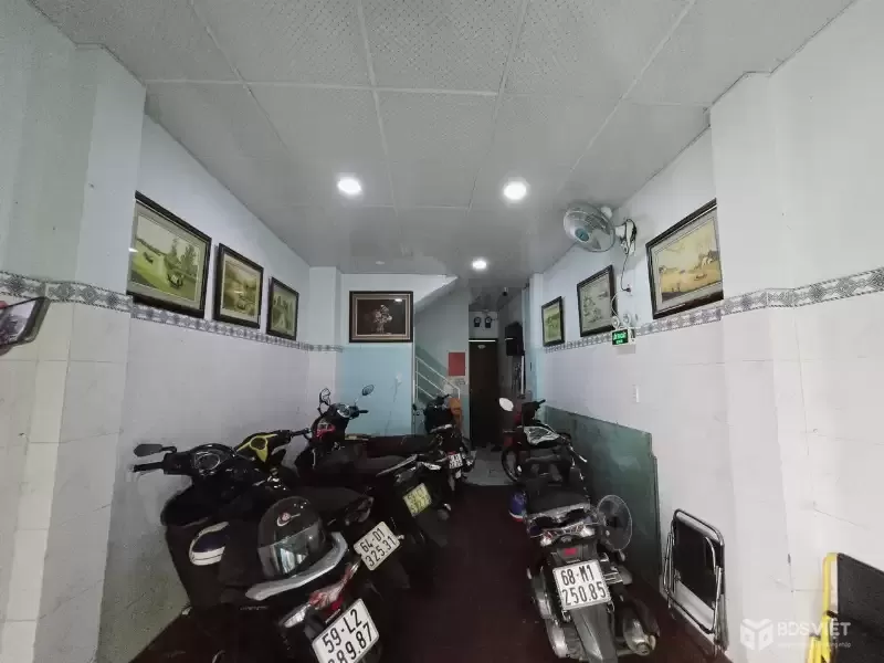 CHDV Quận 1 - Đỗ Quang Đẩu - 4 tầng - 52m2 - 10P - Giá 11.9 Tỷ