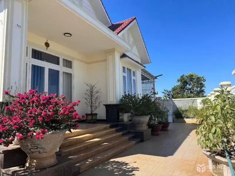 Bán villa sân vườn 1038 m2 - thị trấn liên nghĩa đức trọng lâm đồng  giá 11 Tỷ