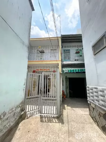 CẦN BÁN 140M2 HAI NHÀ 1 TẤM MT ĐƯỜNG XÓM GIỮA