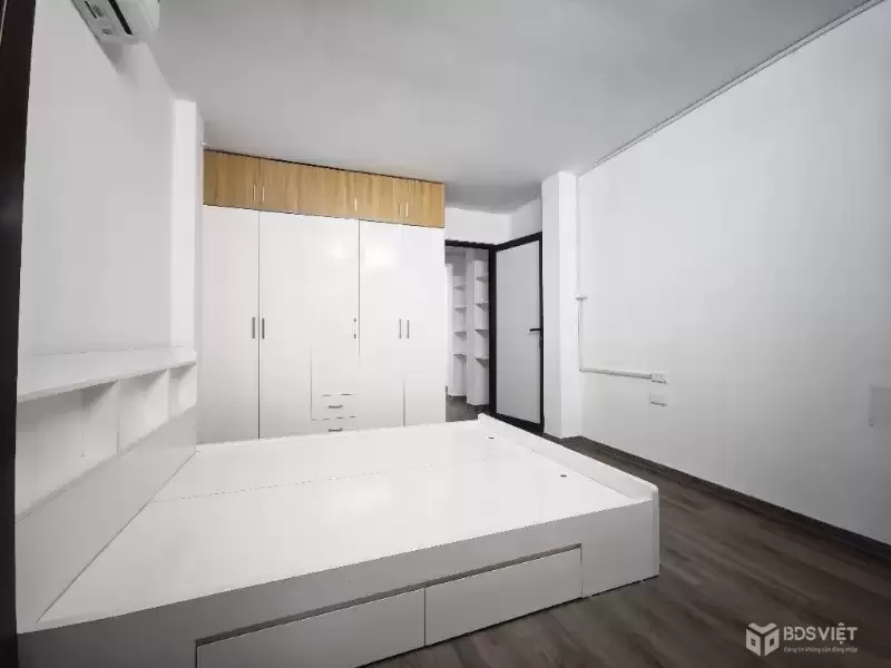 tập thể bắc nghĩa tân,tầng 2- DT 60m giá 4,46 tỷ-full nội thất, ô tô đỗ cầu thang