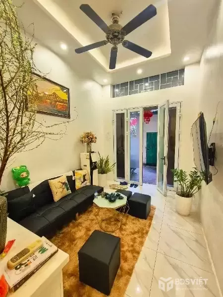 hoàng hoa thám 38m x4 tầng 8,35 tỷ-ô tô đỗ cổng,2 thoáng trước sau,dân xây