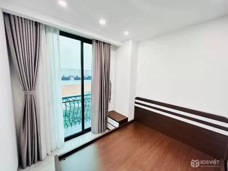 Bán Nhà Kim Giang. Hoàng Mai. 7 Tầng Thang Máy. Ô Tô. DT 65m2. MT 5.2m. Giá 22.4 Tỷ.