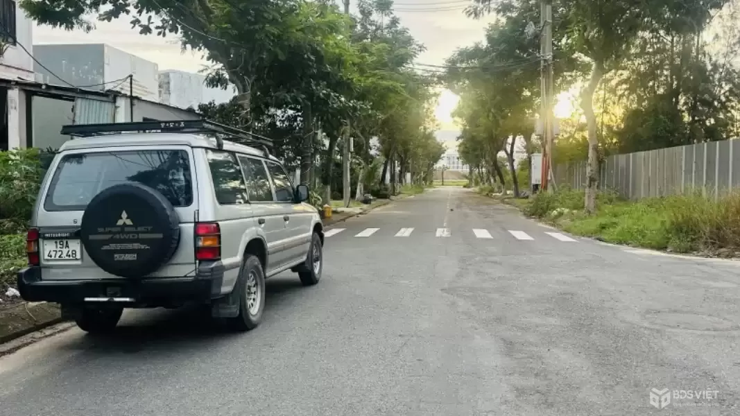 BIỂN TÂN TRÀ, NGŨ HÀNH SƠN - 100M - Đ7M5, LỀ 4M - MT Đ.THÉP MỚI