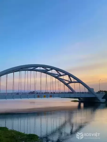 BIỂN TÂN TRÀ, NGŨ HÀNH SƠN - 100M - Đ7M5, LỀ 4M - MT Đ.THÉP MỚI