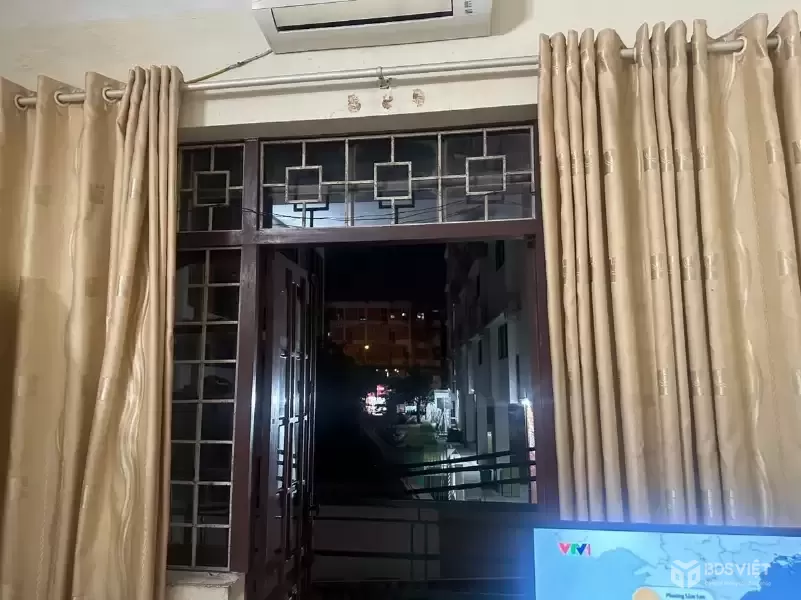 Bán Nhà Mặt Phố Đại Từ. Hoàng Mai. Ô Tô. DT 40m2. MT 4m. 5 Tầng. Giá 19.4 Tỷ.