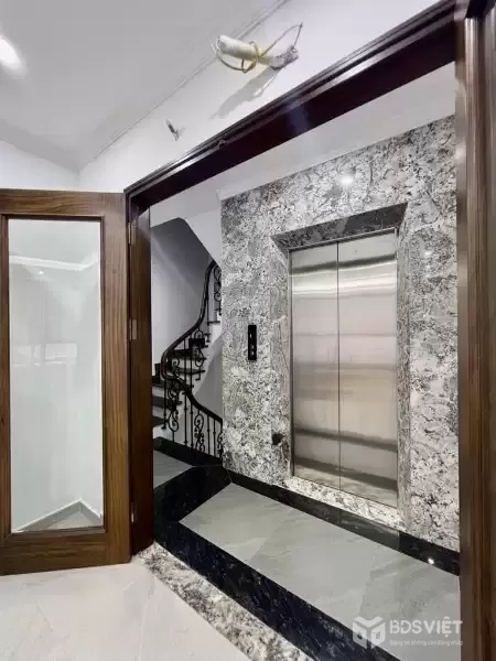 ĐẲNG CẤP Nhà Huy Du thang máy – Ô tô vào nhà – 45m2 – 8 tầng –  trung tâm Nam Từ Liêm nhỉnh 17 tỷ