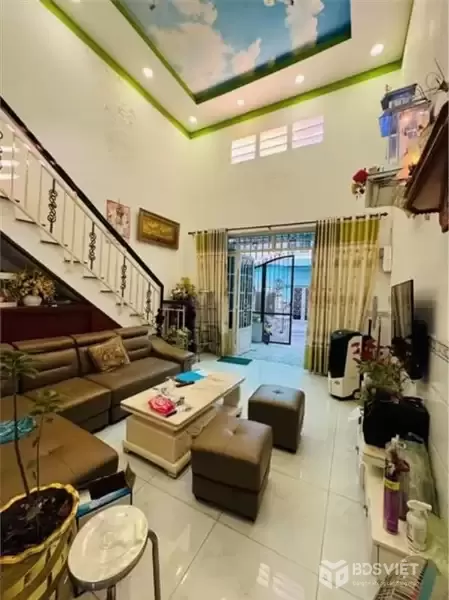 Nhà Đường Lac Long Quân Quận Tân Bình Phường 10 Cũ.