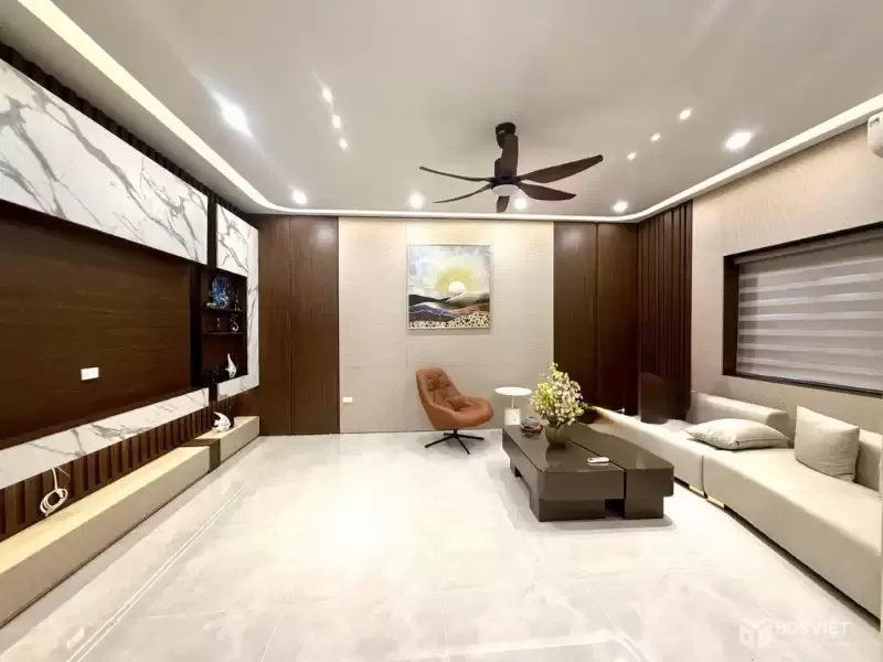 Bán nhà Giải Phóng, Hoàng Mai, Lô góc, ô tô, Thang Máy, Kinh doanh, 73m2, 20.8 tỷ(CTL)