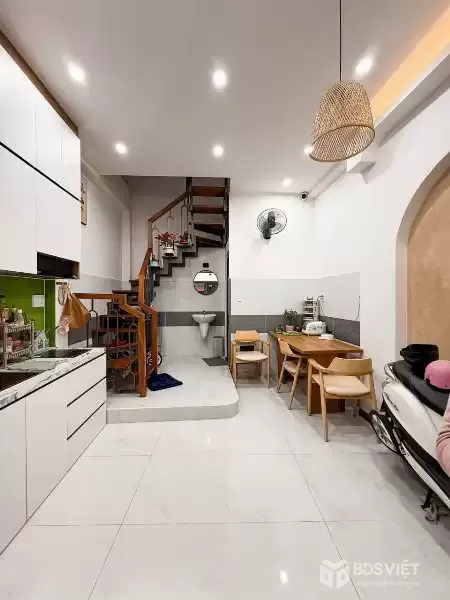 Nguyễn Tri Phương - Quận 10 - Ba gác thông - 3 tầng - 4.8 tỷ