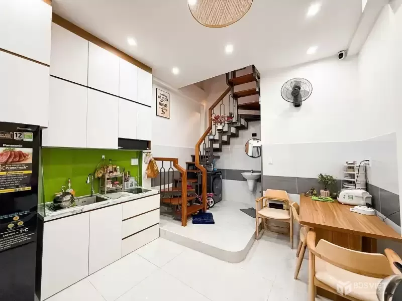 Nguyễn Tri Phương - Quận 10 - Ba gác thông - 3 tầng - 4.8 tỷ