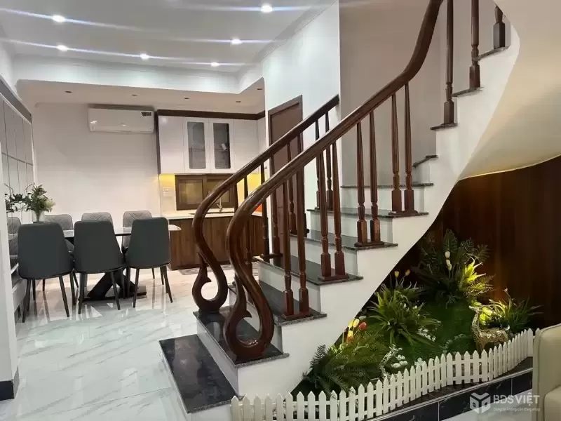 bán nhà ngọc hà 40m x4 tầng 10,5 tỷ full nội thất xịn,ngõ thông các ngả