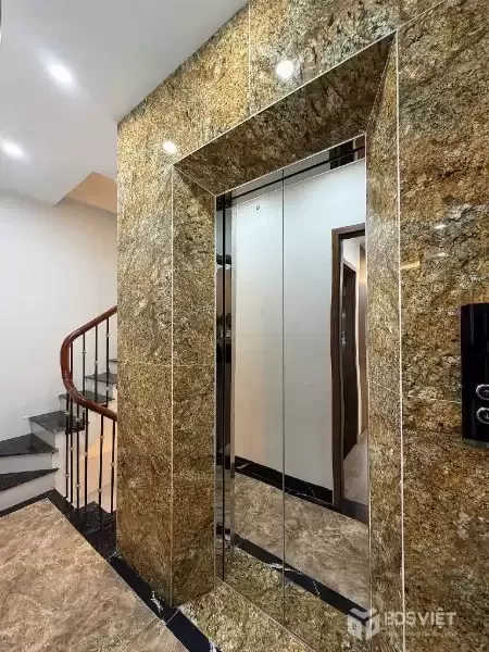 lạc long quân 40m x7 tầng thang máy 17,5 tỷ-10m ra phố,ô tô đỗ cửa