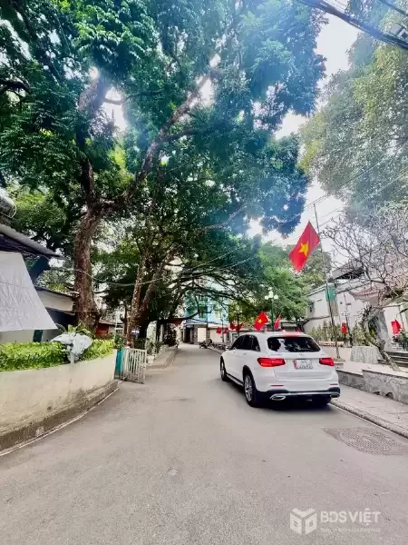 Bán Nhà Xuân La. Tây Hồ. Ô Tô. DT 68m2. MT 3.5m. 7 Tầng. Giá 16.6 Tỷ.