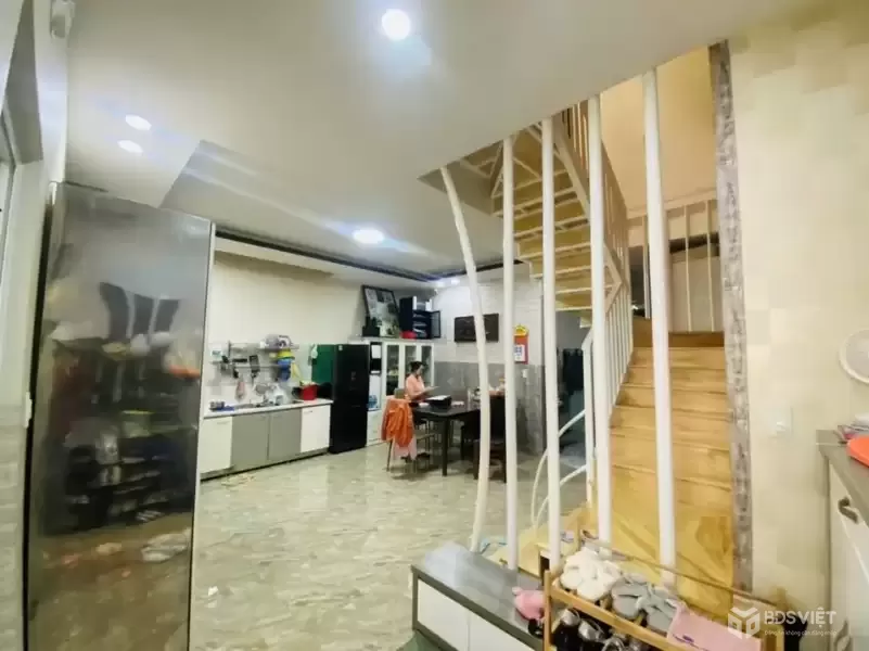 Bán nhà SRXD đường Thi Sách Phường 6 Đà Lạt giá 4 tỷ trung tâm đà lạt