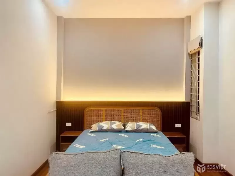 xuân la 35m x5 tầng 11,5 tỷ ô tô vào nhà,lô góc,gần phố