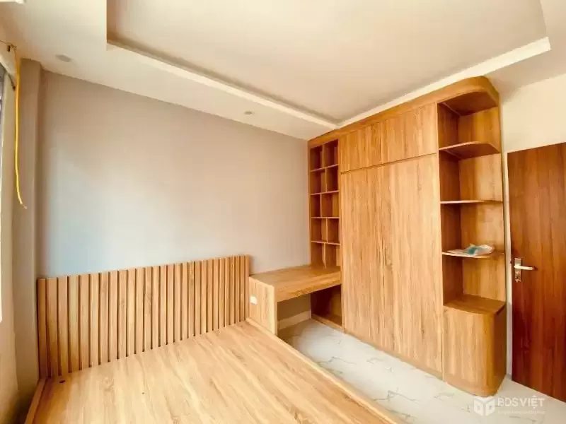 xuân la 35m x5 tầng 11,5 tỷ ô tô vào nhà,lô góc,gần phố