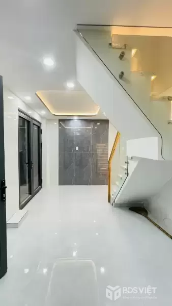 CMT8 - Quận 10 - Nhà mới ở ngay - 2 tầng - Kế hẻm ô tô - 3.1 tỷ