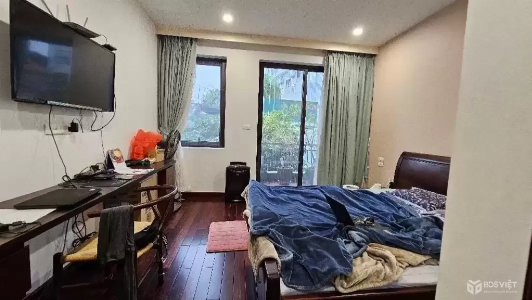 kim mã 67m x6 tầng thang máy 17,8 tỷ ngõ thông,kinh doanh,full nội thất,gần phố