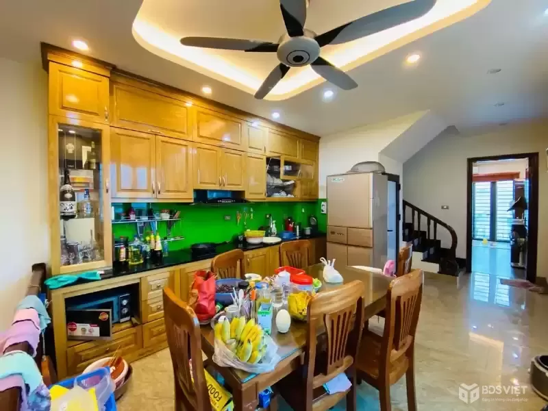 Bán Nhà Mặt Phố Linh Đường. Hoàng Mai. Ô Tô. Vỉa Hè. DT 40m2. MT 3.7m. 5 Tầng. Giá 20.7 Tỷ. 