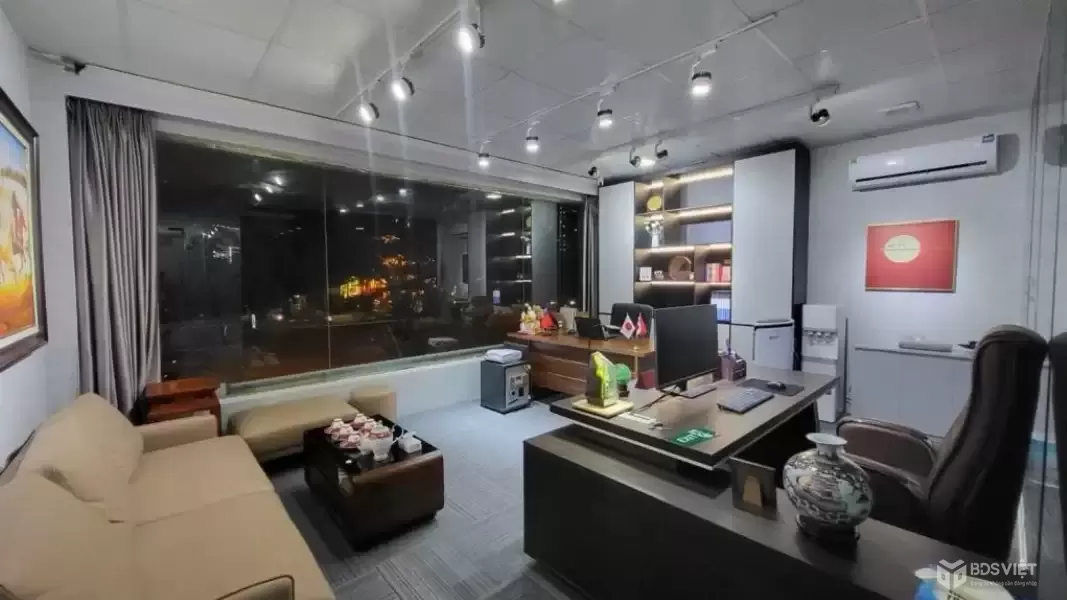 SỐNG NHƯ NGHỈ DƯỠNG –  BÁN BIỆT THỰ HỒ LINH ĐÀM 200M2 – GIÓ HỒ LỘNG GIÓ CHỈ 49 TỶ