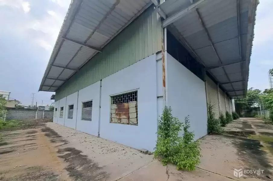 Bán nhà xưởng mt đường Mỹ Yên- Tân Bửu dt 1570m2 SKC giá 33 tỷ