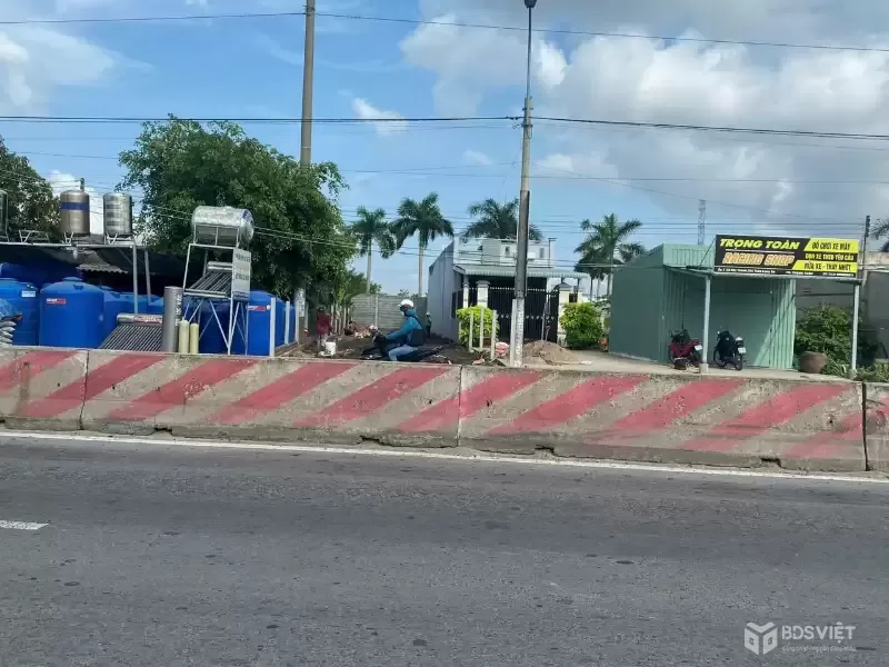 Bán đất mặt tiền quốc lộ 1A, xã Nhị Thành, Thủ Thừa dt 285,6m2 full thổ giá 4,5 tỷ