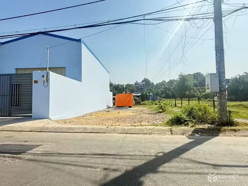 Bán đất mt Phùng Thị Chuyện , Thới Tam Thôn , Hóc Môn dt 226m2 ( 144,7m2 thổ ) giá 7,3 tỷ