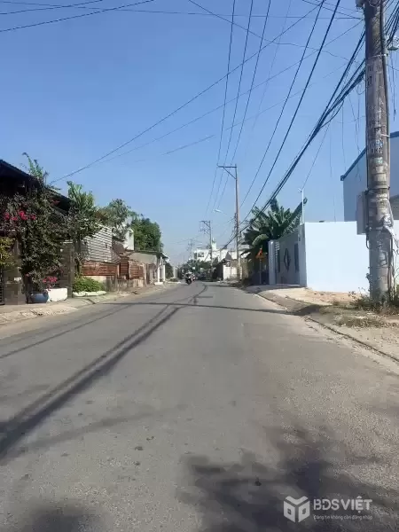 Bán đất mt Phùng Thị Chuyện , Thới Tam Thôn , Hóc Môn dt 226m2 ( 144,7m2 thổ ) giá 7,3 tỷ