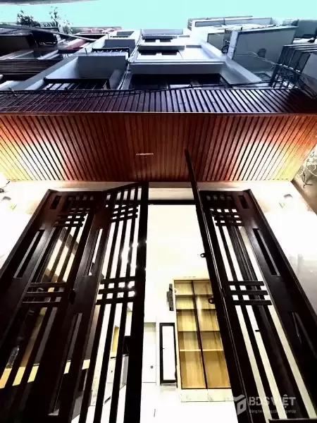 xuân la 33m x5 tầng 10,8 tỷ full nội thất,ô tô đỗ cửa,5p ra hồ tây