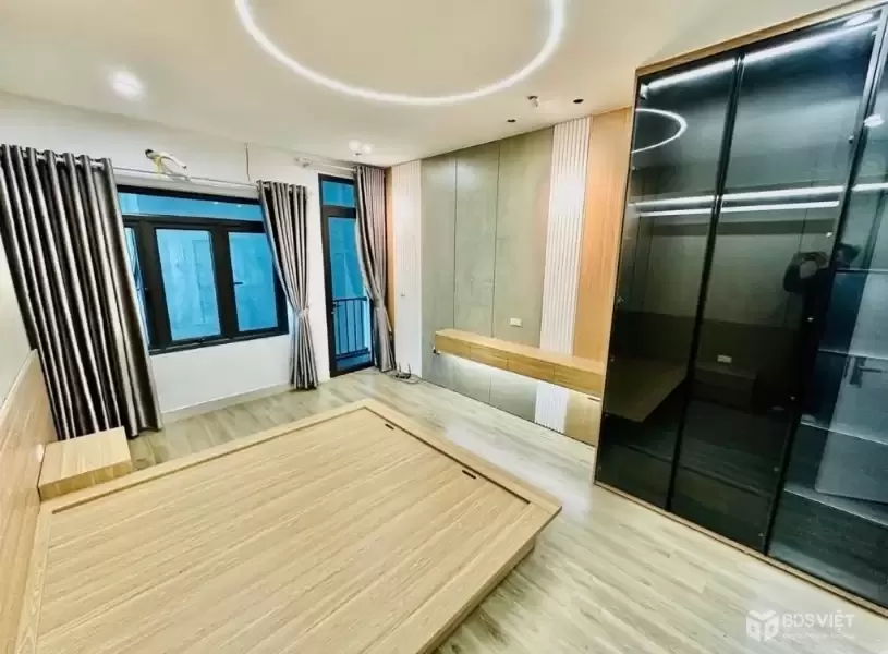 xuân la 33m x5 tầng 10,8 tỷ full nội thất,ô tô đỗ cửa,5p ra hồ tây