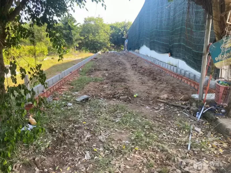 Bán đất mặt tiền Tỉnh Lộ 2, xã Trung Lập Hạ dt 169m2 ( 30m2 thổ ) giá 2,35 tỷ