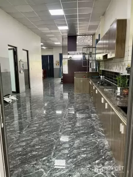 Bán nhà hẻm đường nhựa tỉnh lộ 8 , xã Hòa Phú tdt 650m2 ( 300m2 thổ ) 3pn, 2wc giá 7,9 tỷ