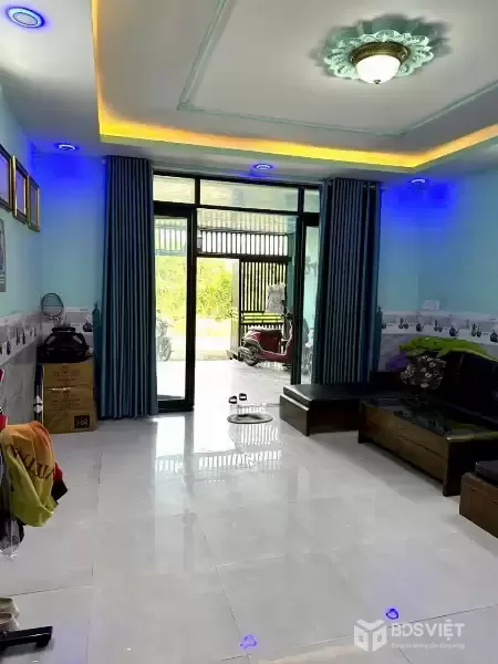 Bán gấp nhà hẻm đường nhựa xã Tận Phú Trung dt 82m2 full thổ 1 lửng 3pn, 2wc giá 2,5 tỷ