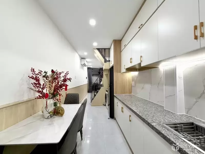 Sát mặt tiền - Nguyễn Thượng Hiền - Quận 3 - 3 tầng - 25m2 - 5,2 tỷ