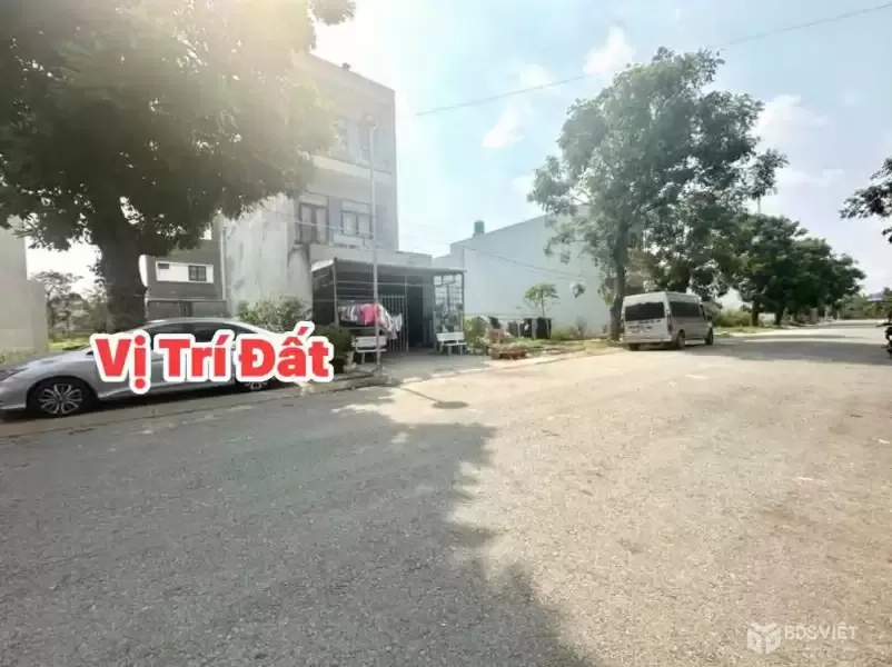 Bán nền đường số 2, KDC Hoàng Long , thị trấn Bến Lức dt 110m2 giá 2,3 tỷ