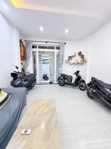 Sát Mặt tiền - CMT8 - Quận 10 -  4 tầng - 53m2 - hoàn công - 11.8 Tỷ