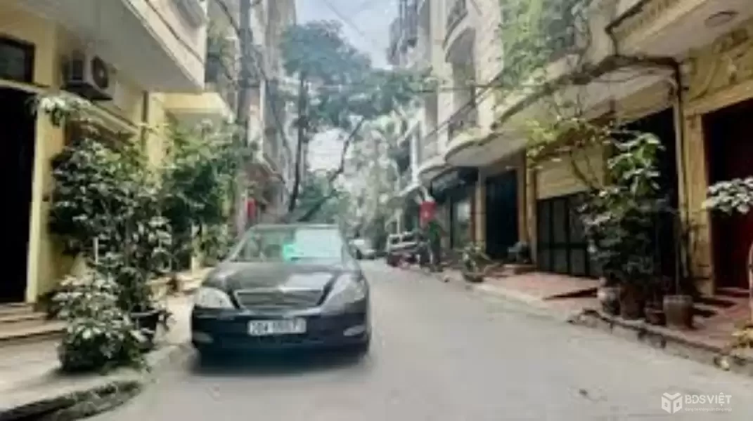 Bán nhà phân lô mặt ngõ Hoàng Ngân  90m2 x 6 tầng căn góc. Giá 27,6 tỷ LH 0935628686